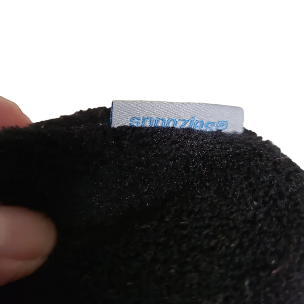 Snoozies elephant slippers - Picture 6 of 7